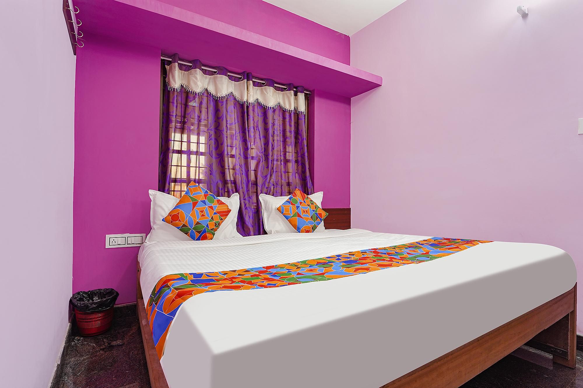 FabExpress Annai Illam Deluxe Room 3