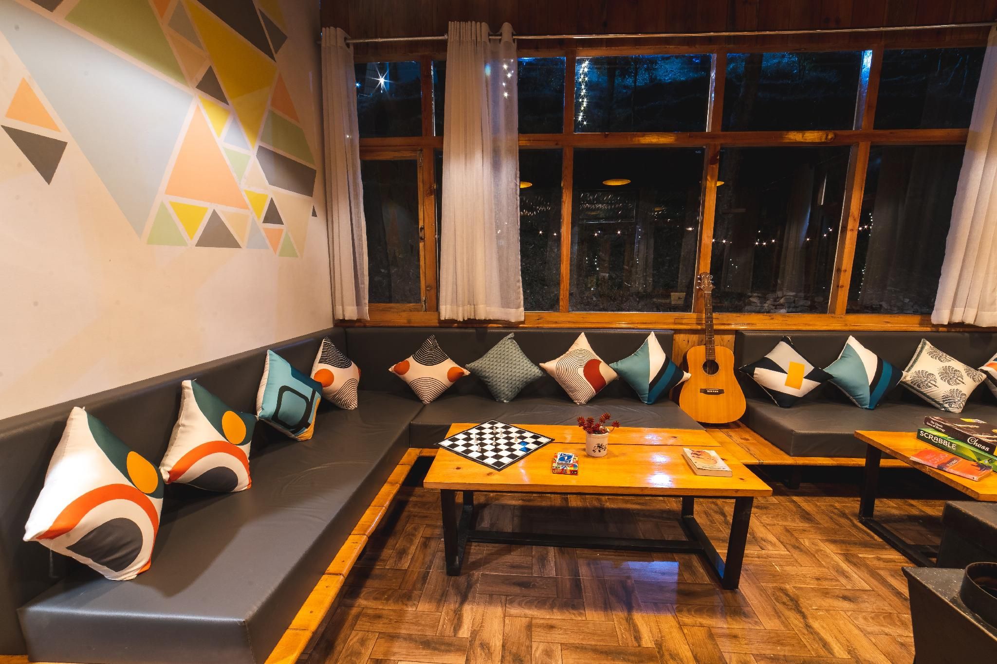 shared lounge/tv area