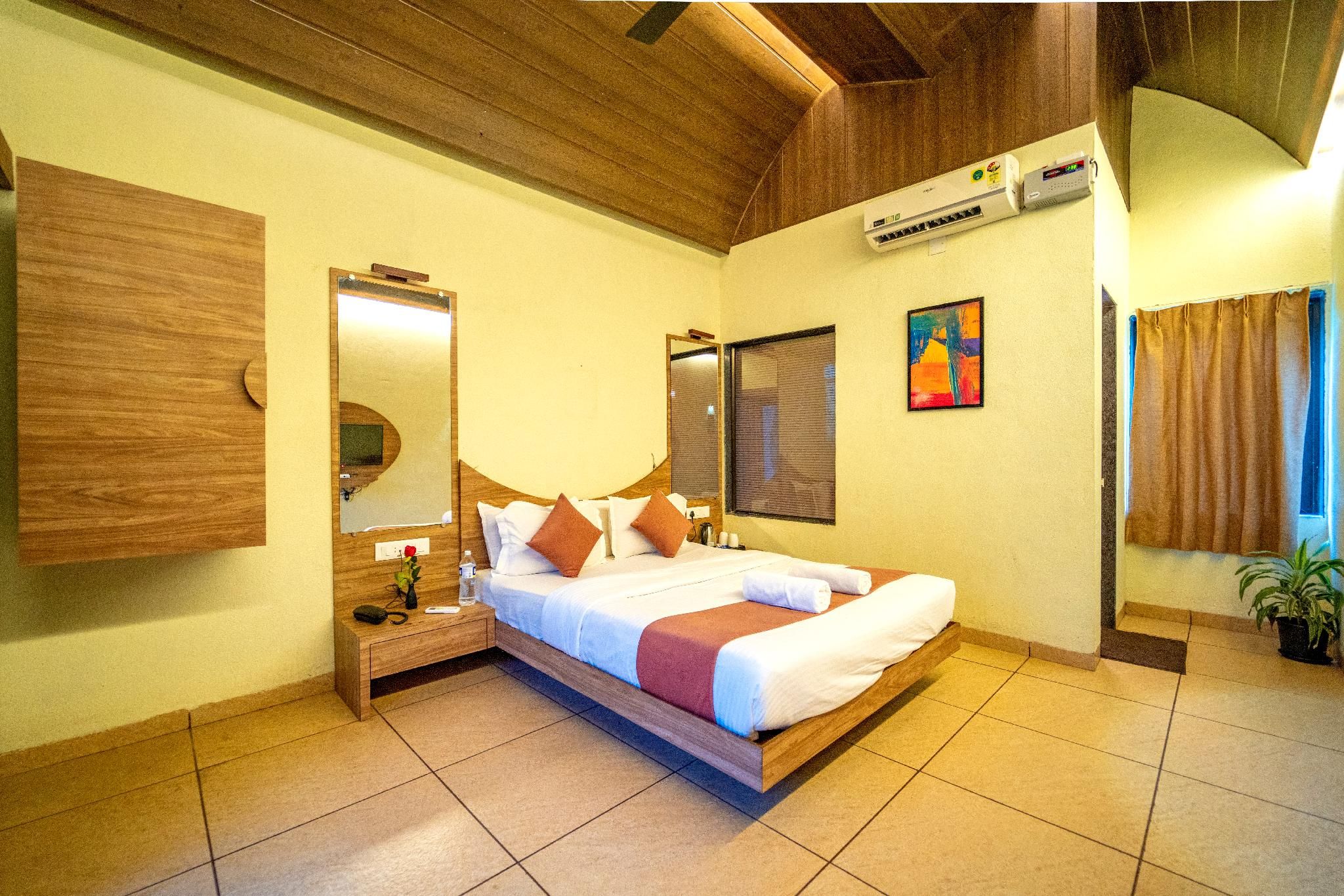 Eleven Petals Resort Double Room