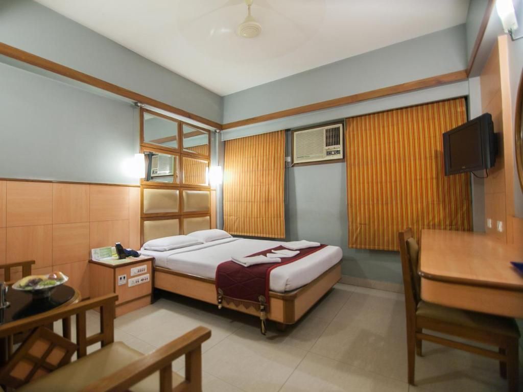 Sree Bharani Hotel Superior Double Room 4
