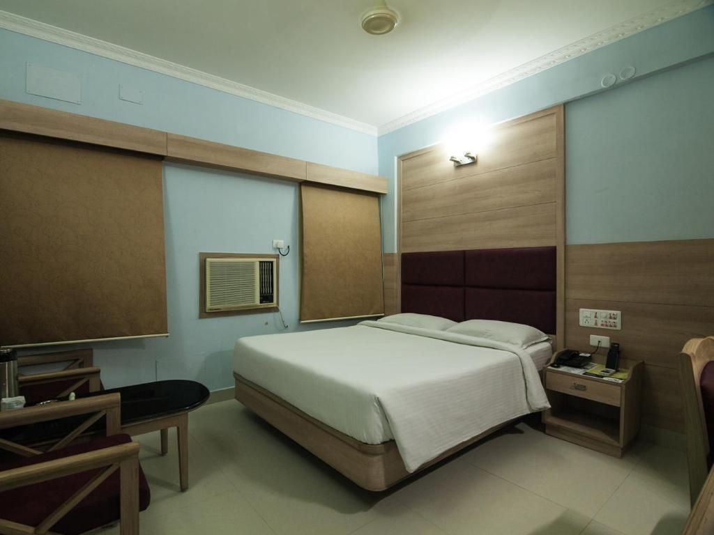 Sree Bharani Hotel Superior Double Room 3
