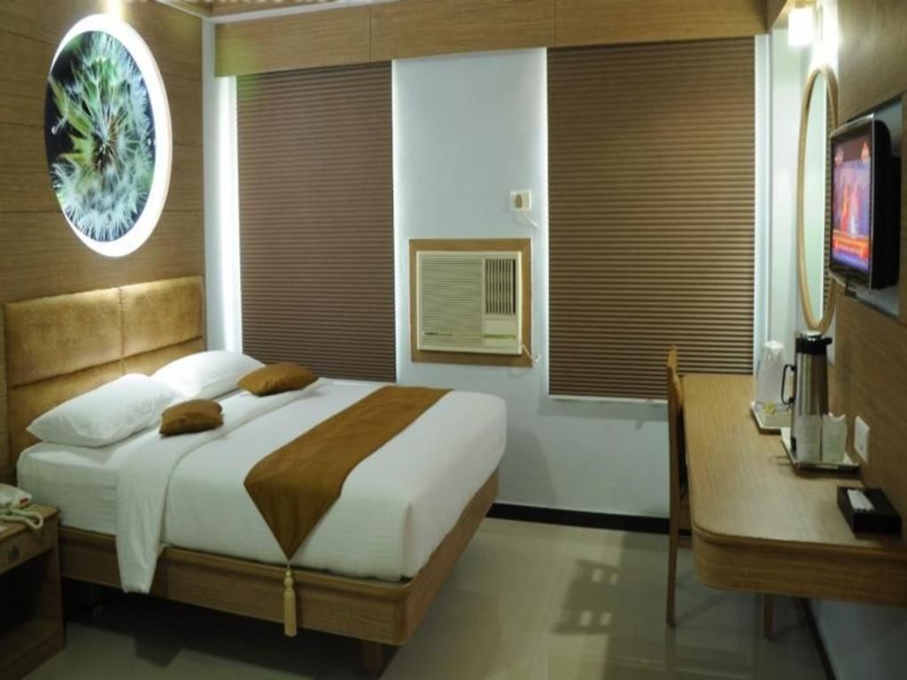 Sree Bharani Hotel Superior Double Room 2