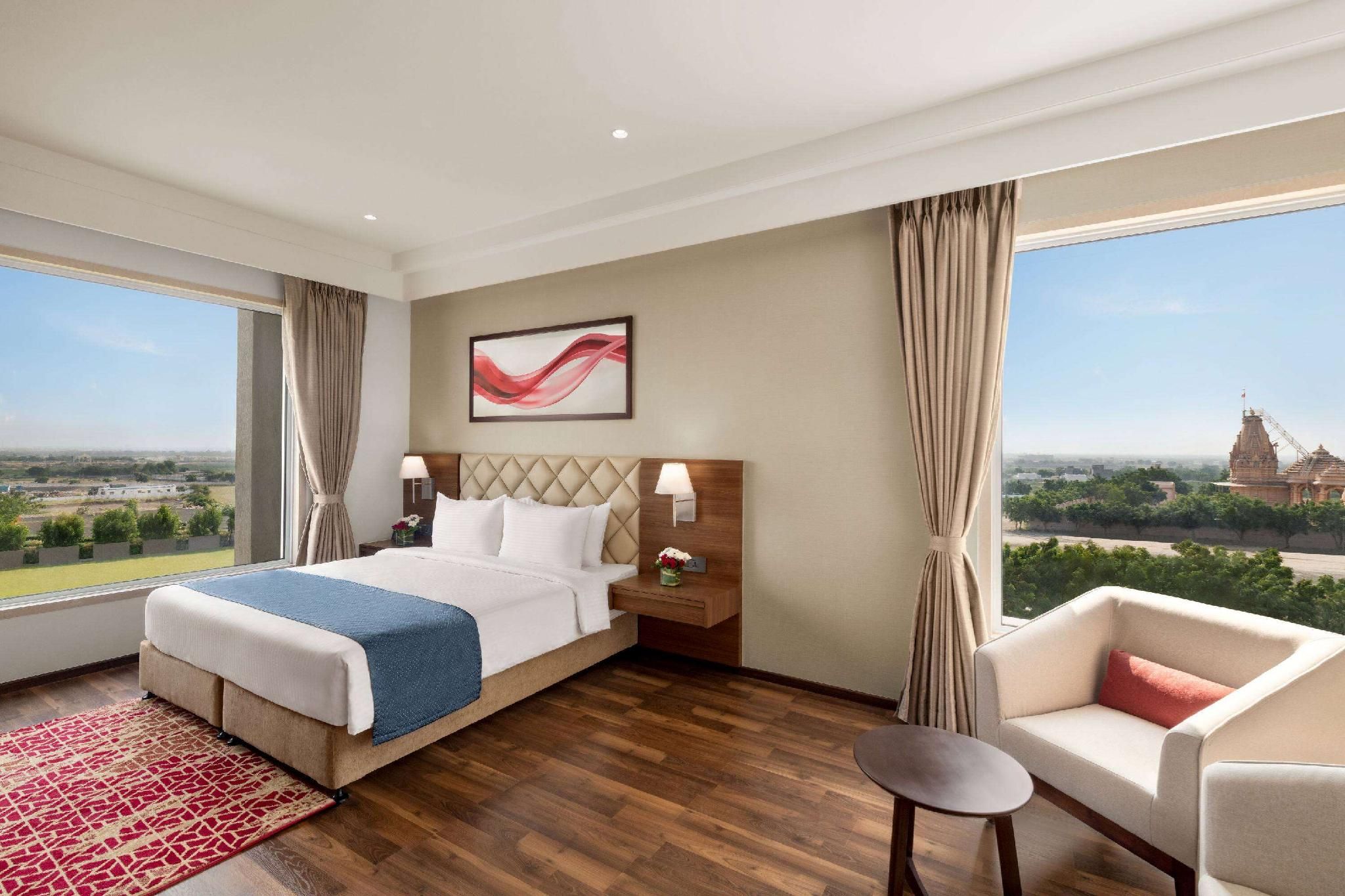 1 King Bed, Superior Room, Non-Smoking