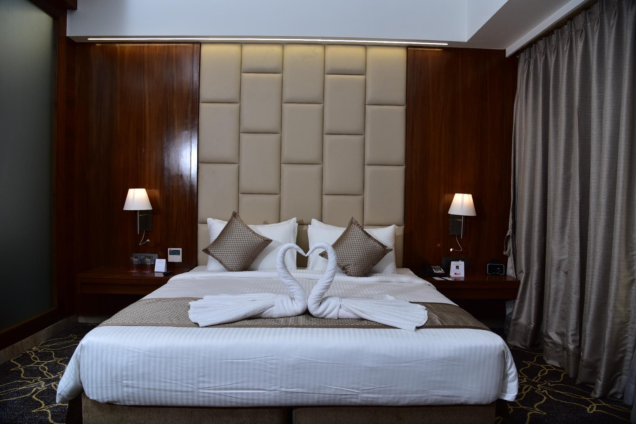 1 King Bed, Suite, Non-Smoking