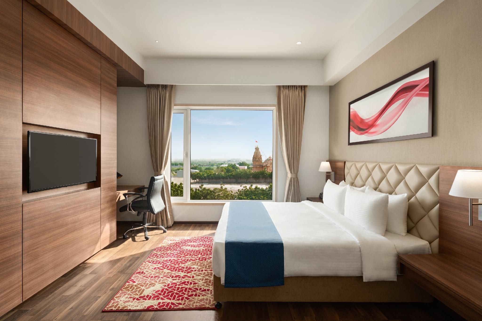 1 King Bed, Superior Room, Non-Smoking
