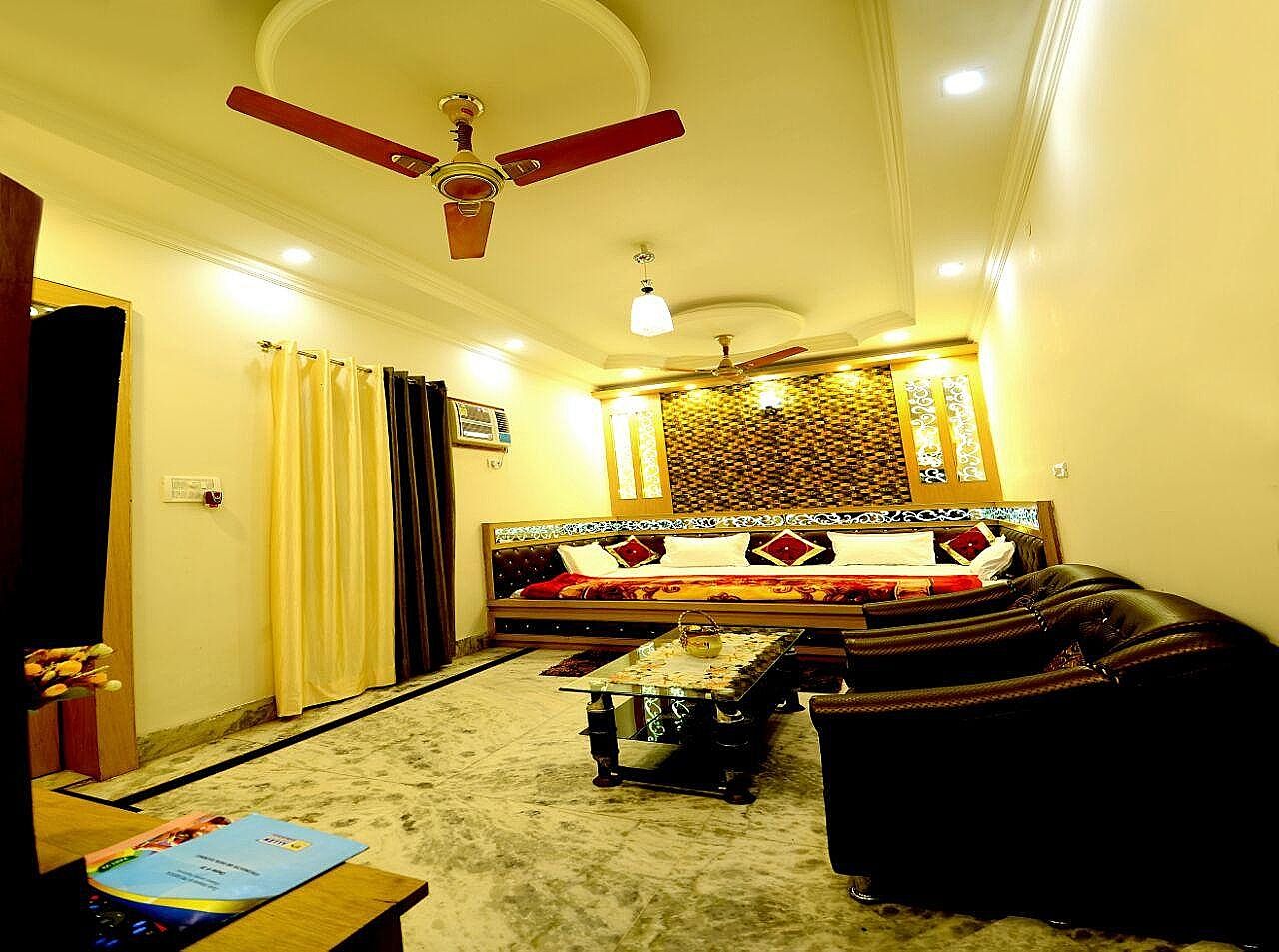 Taj Square A luxurious family homestay Deluxe Room 4