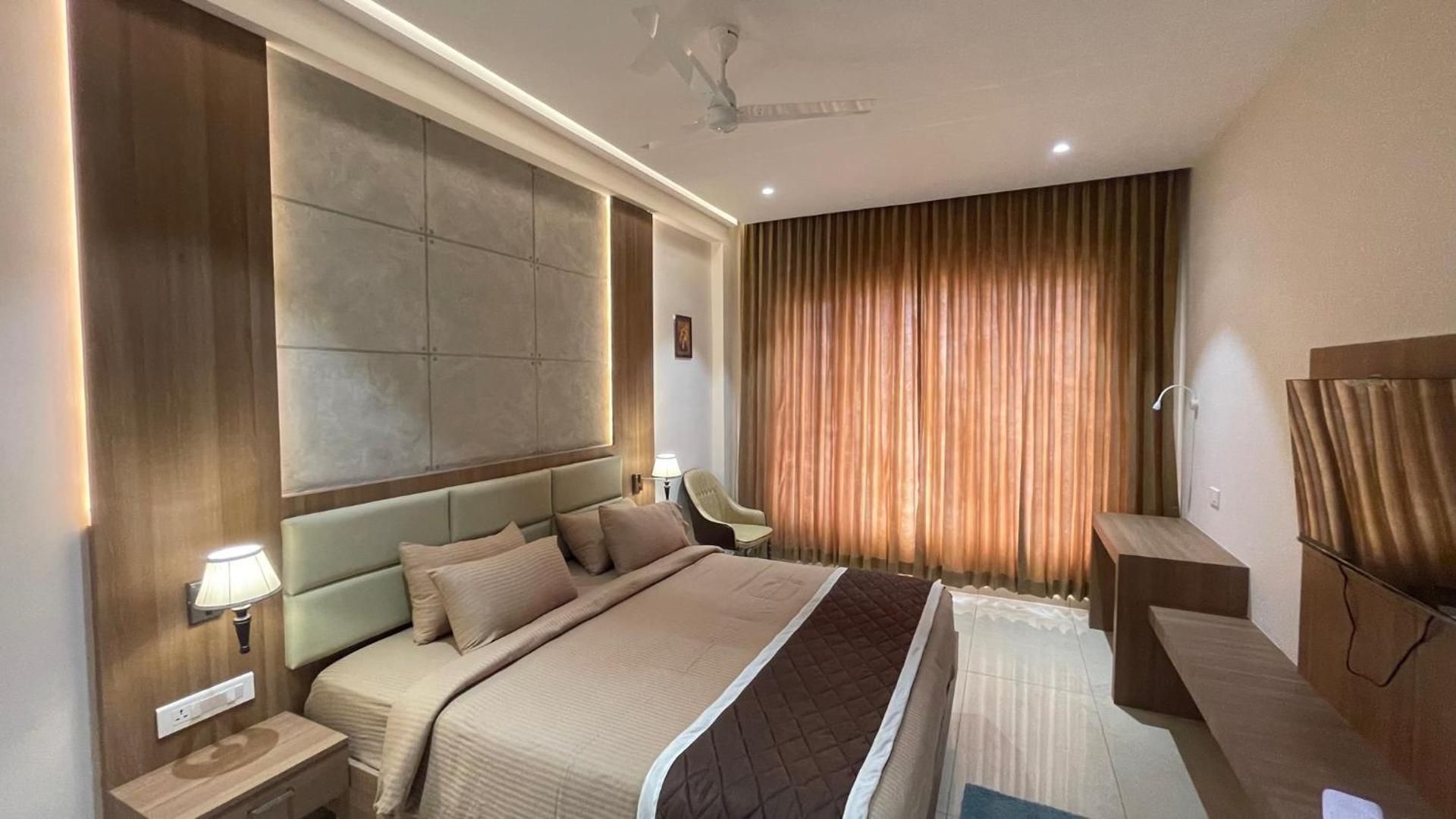 HOTEL VAHINI GRAND Deluxe Studio Suite 2