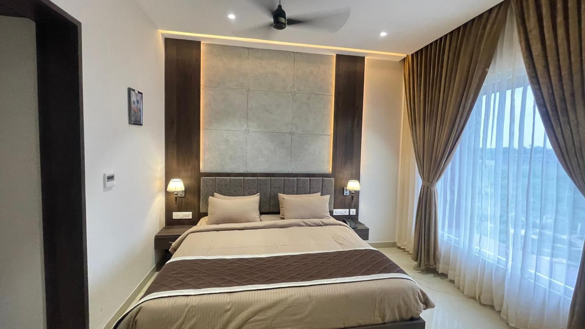 HOTEL VAHINI GRAND Deluxe Studio Suite