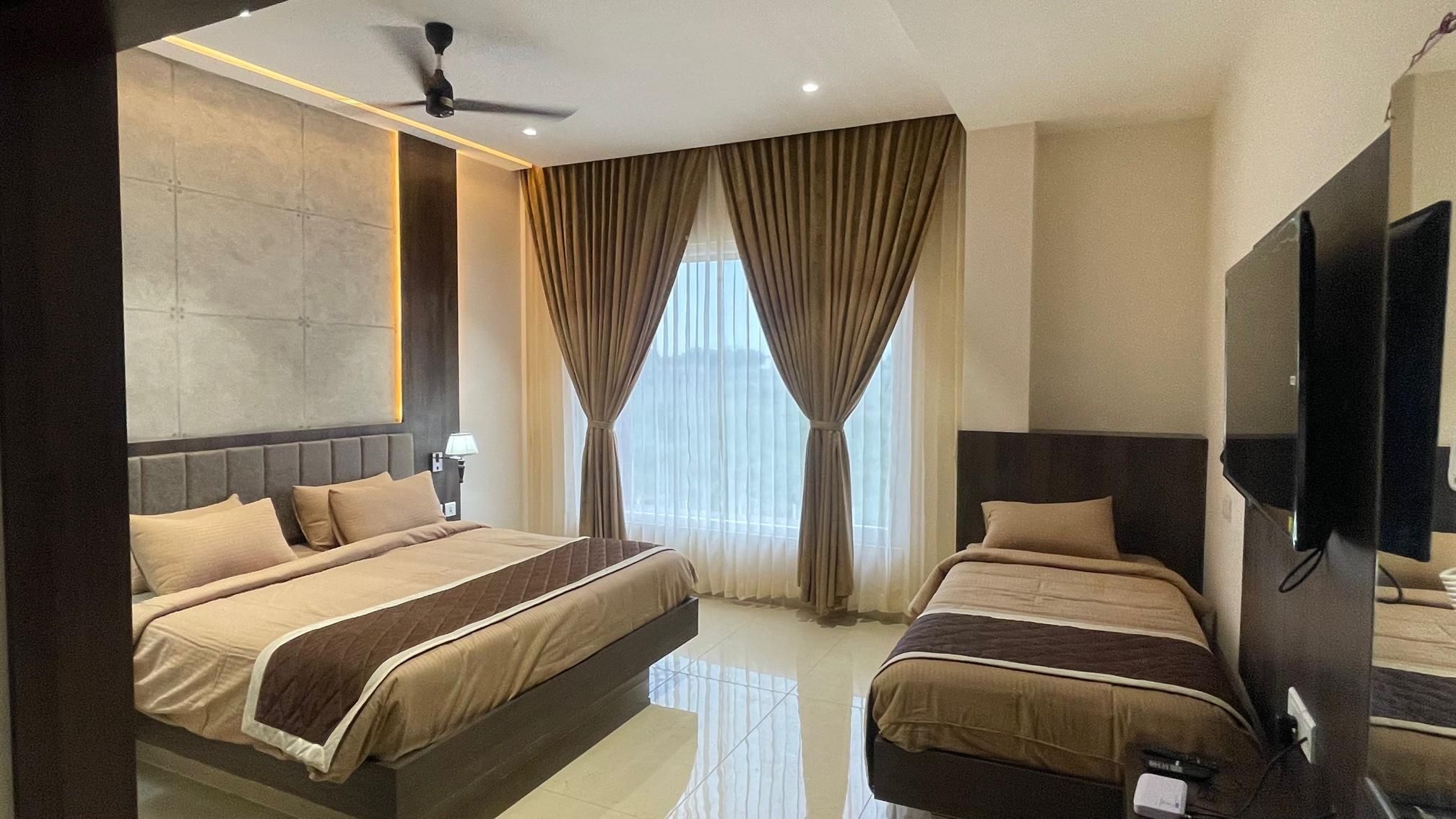 HOTEL VAHINI GRAND Deluxe Royal Room