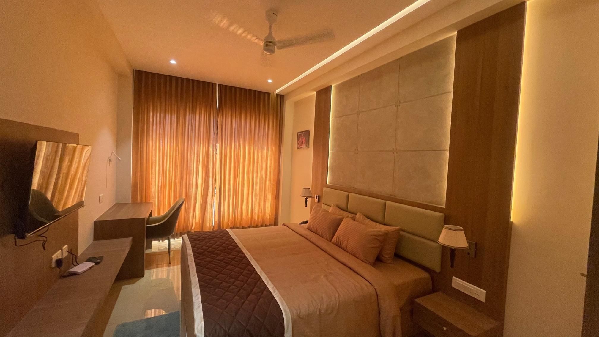 Deluxe Superior Suite