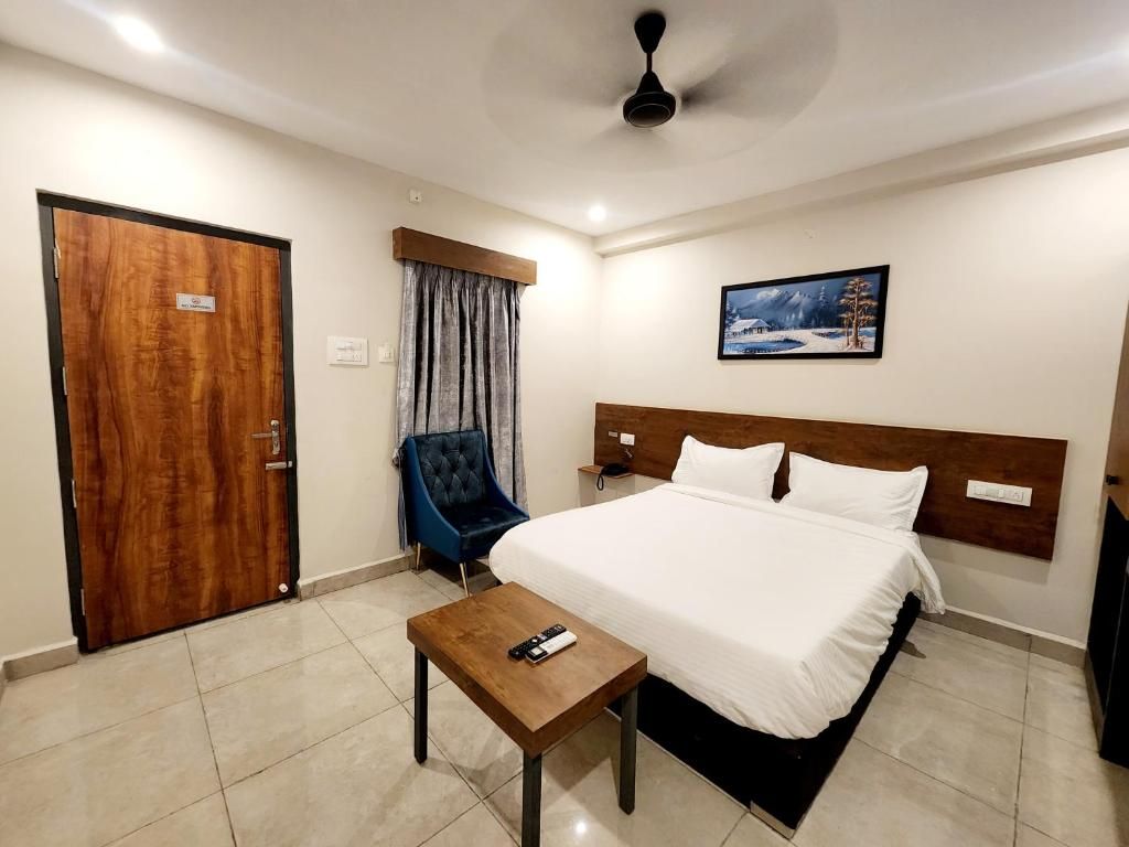 Hotel Park Varaahi Deluxe AC Room 5