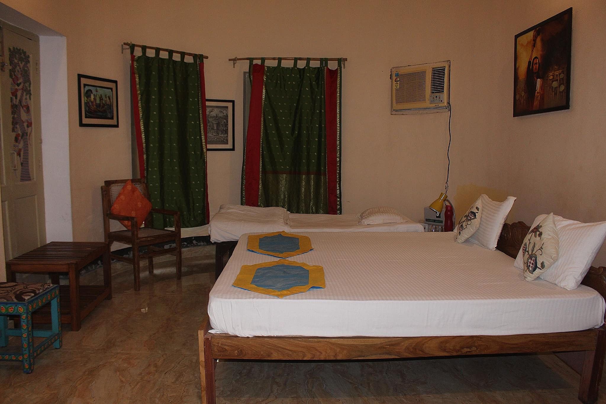 Cozy Inn FAMILY ROOM 3