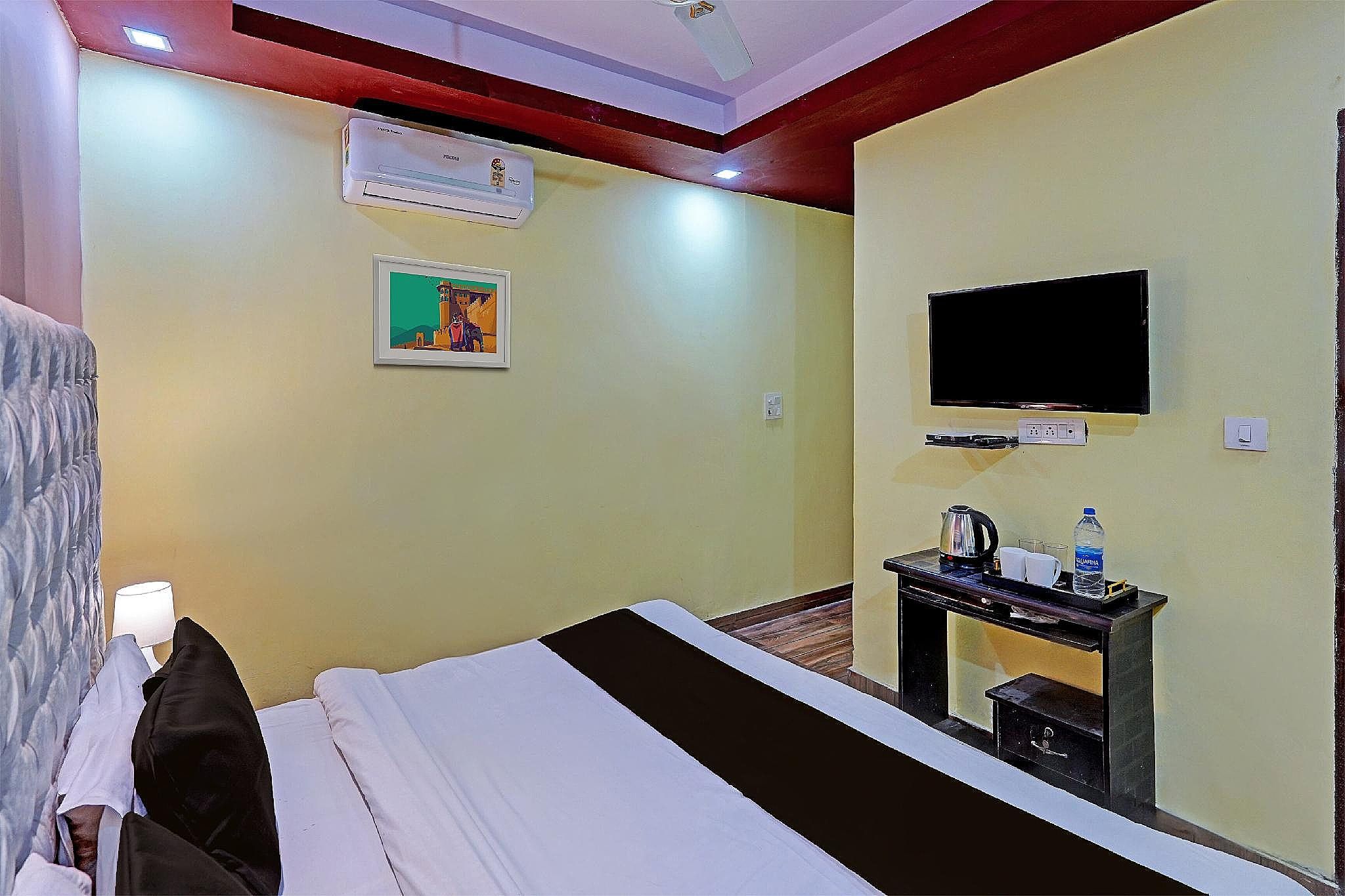 OYO Home Picturesque Stay Classic Double or Twin