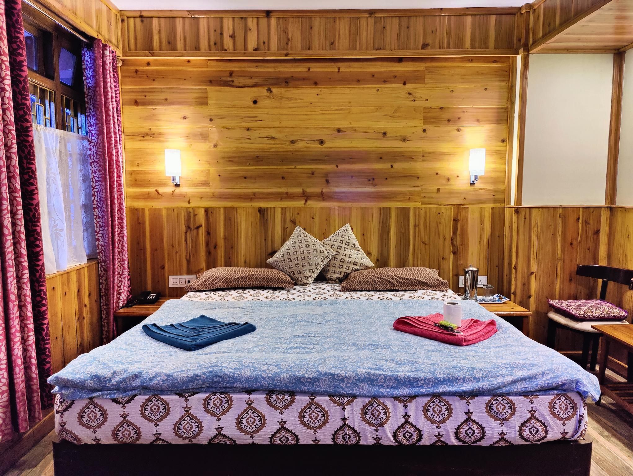 Superior King Room