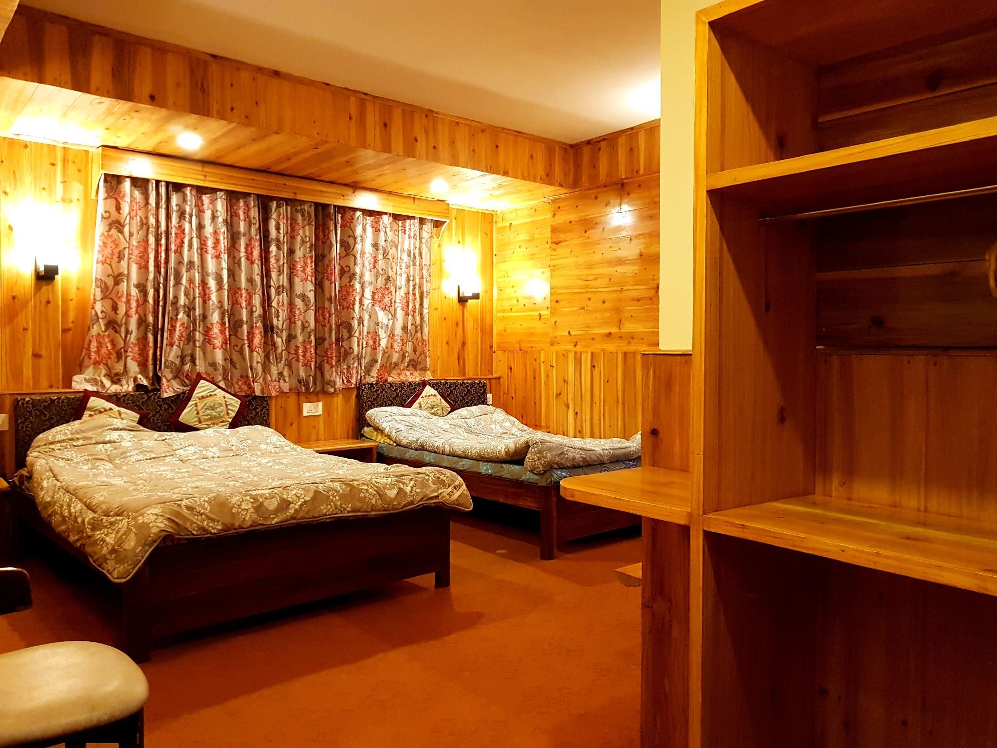 Deluxe Family Room