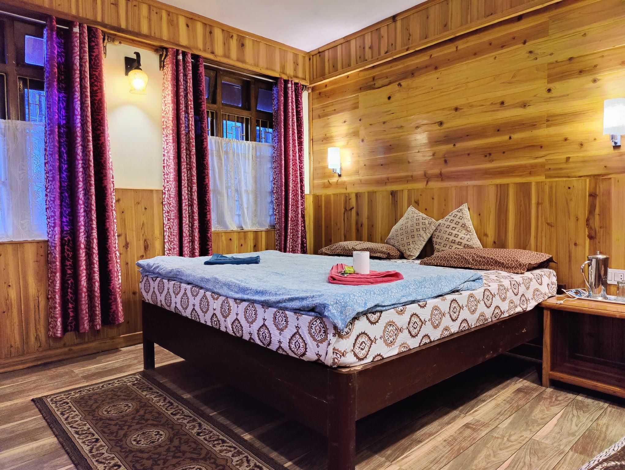 Superior King Room