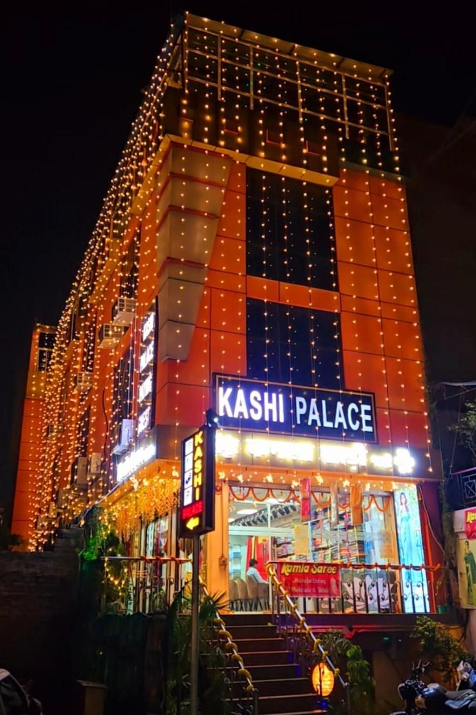 THE  KASHI PALACE INN