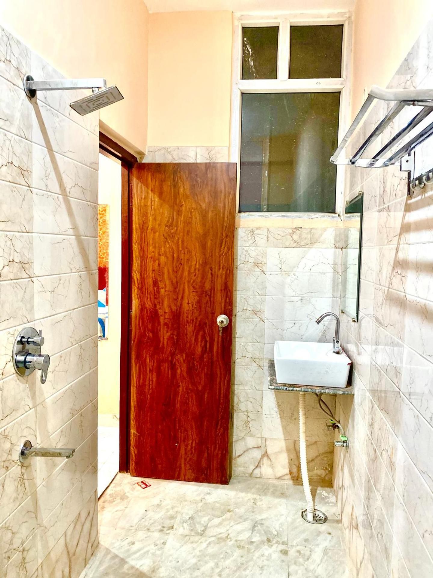 The Horizon Inn Deluxe rooom 8