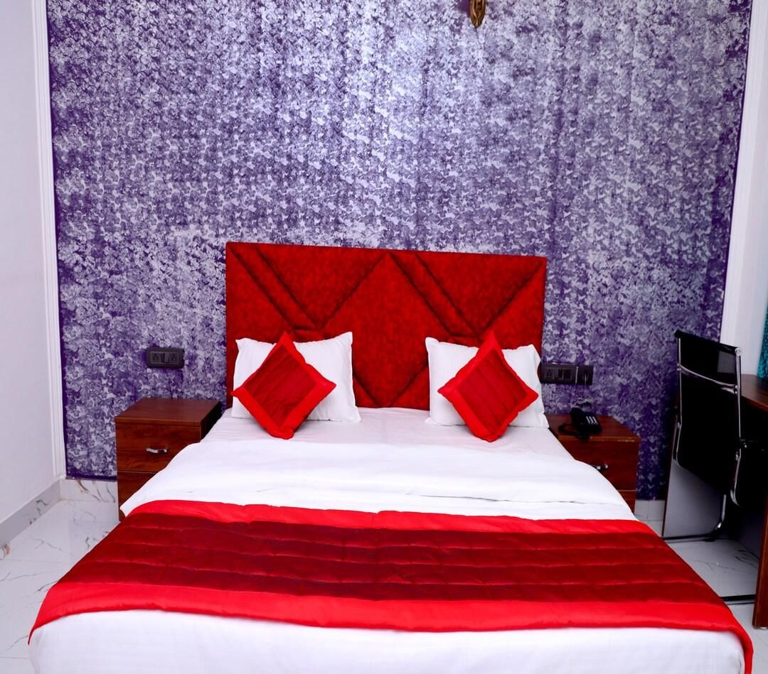 The Horizon Inn Deluxe rooom 5