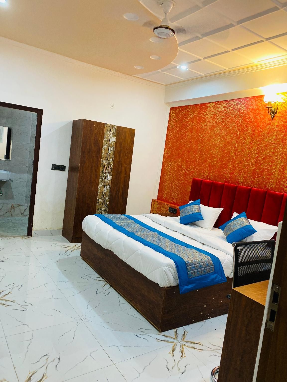 The Horizon Inn Deluxe rooom 3