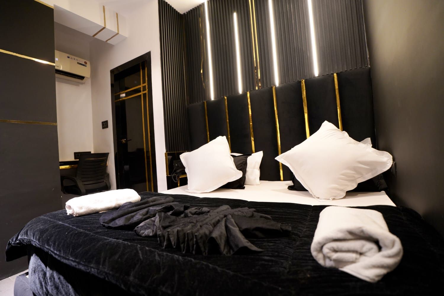 LIEU D' AMOUR  Deluxe Room