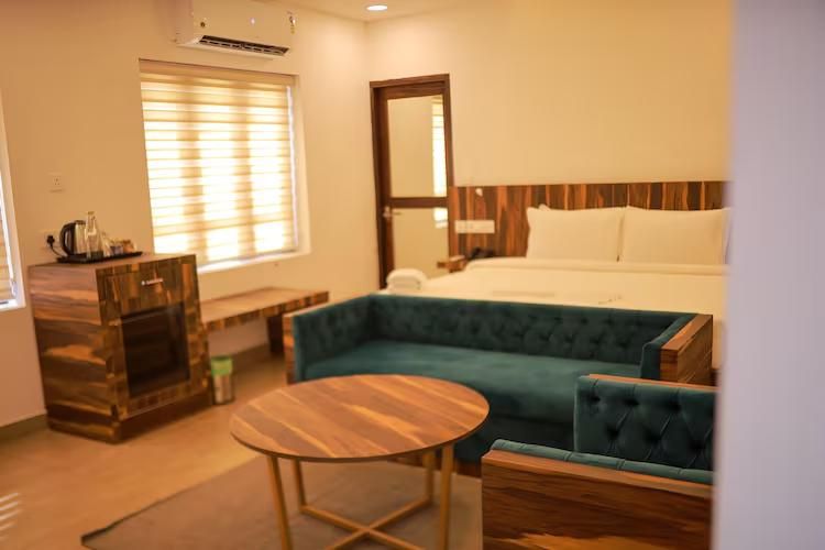 Partial Sea View Room with Balcony