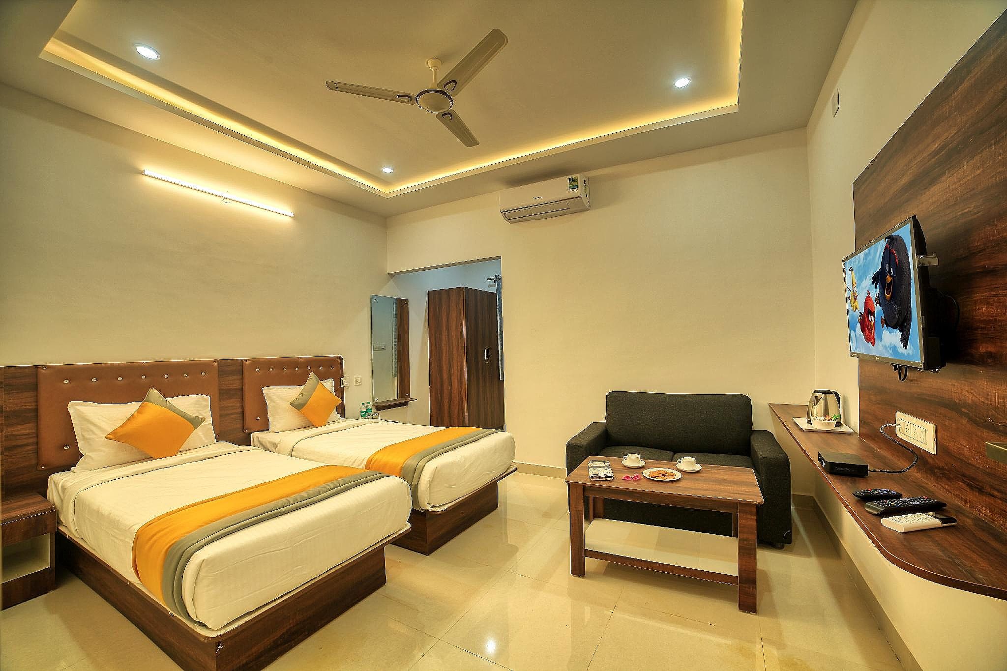 Visa Inn Bangalore Airport Standard King Room 2