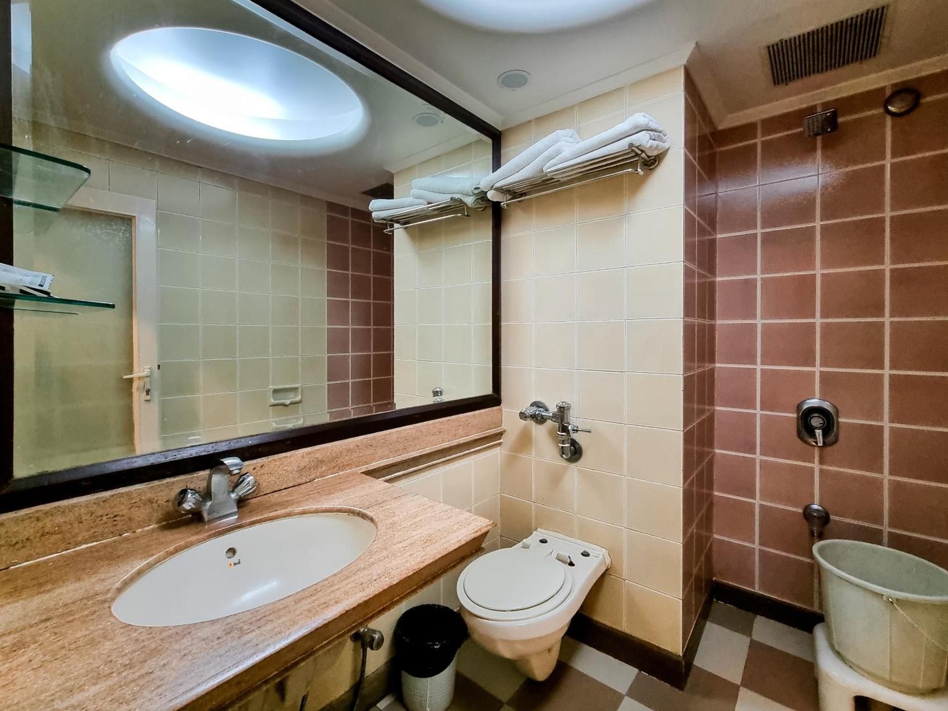 Capital O 76484 Hotel Balwas International