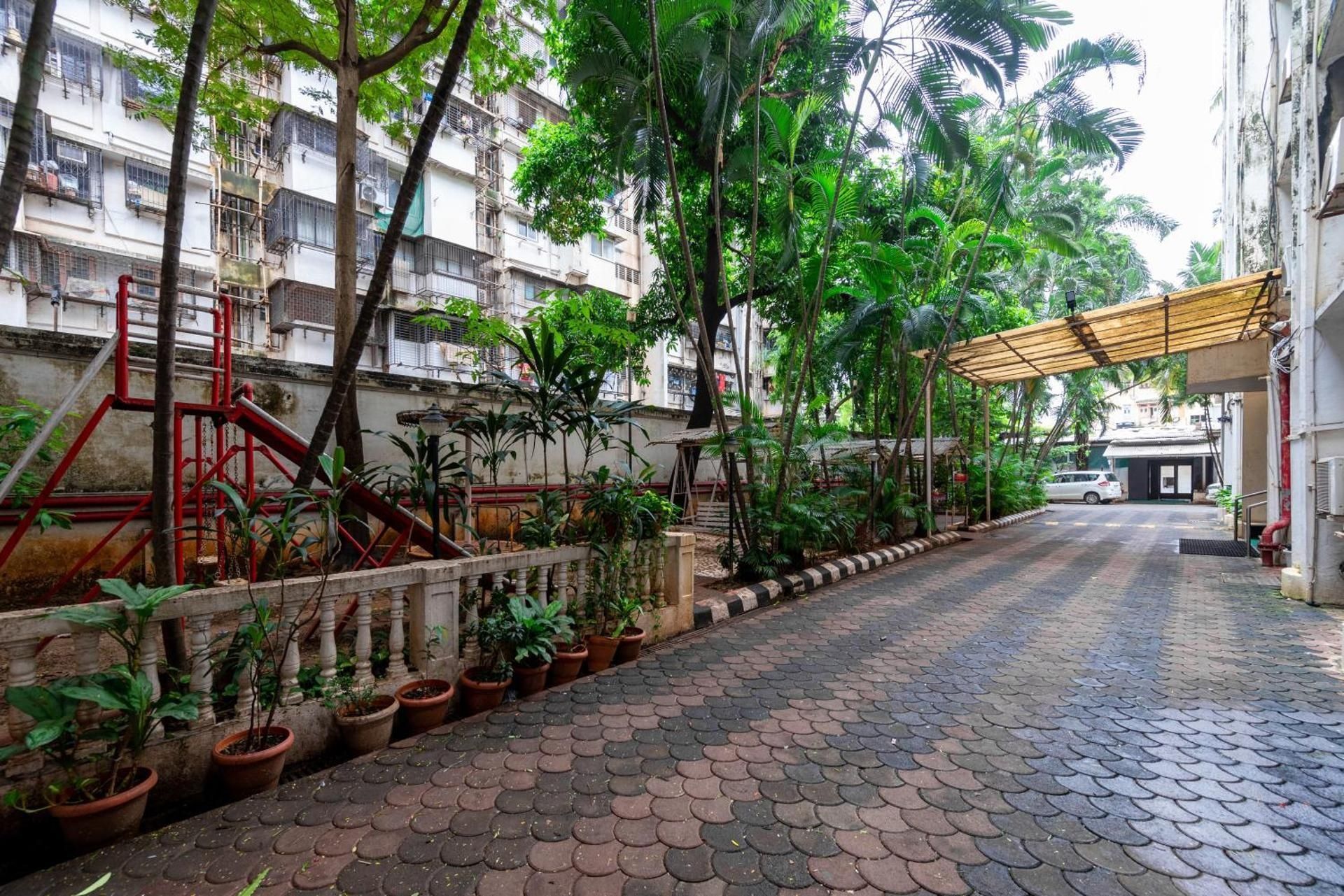Capital O 76484 Hotel Balwas International