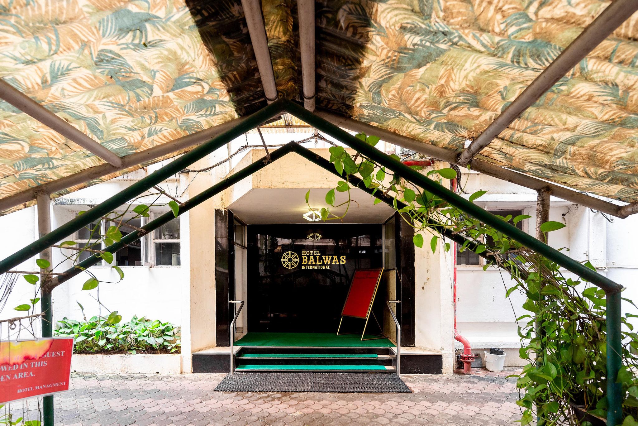 Capital O 76484 Hotel Balwas International