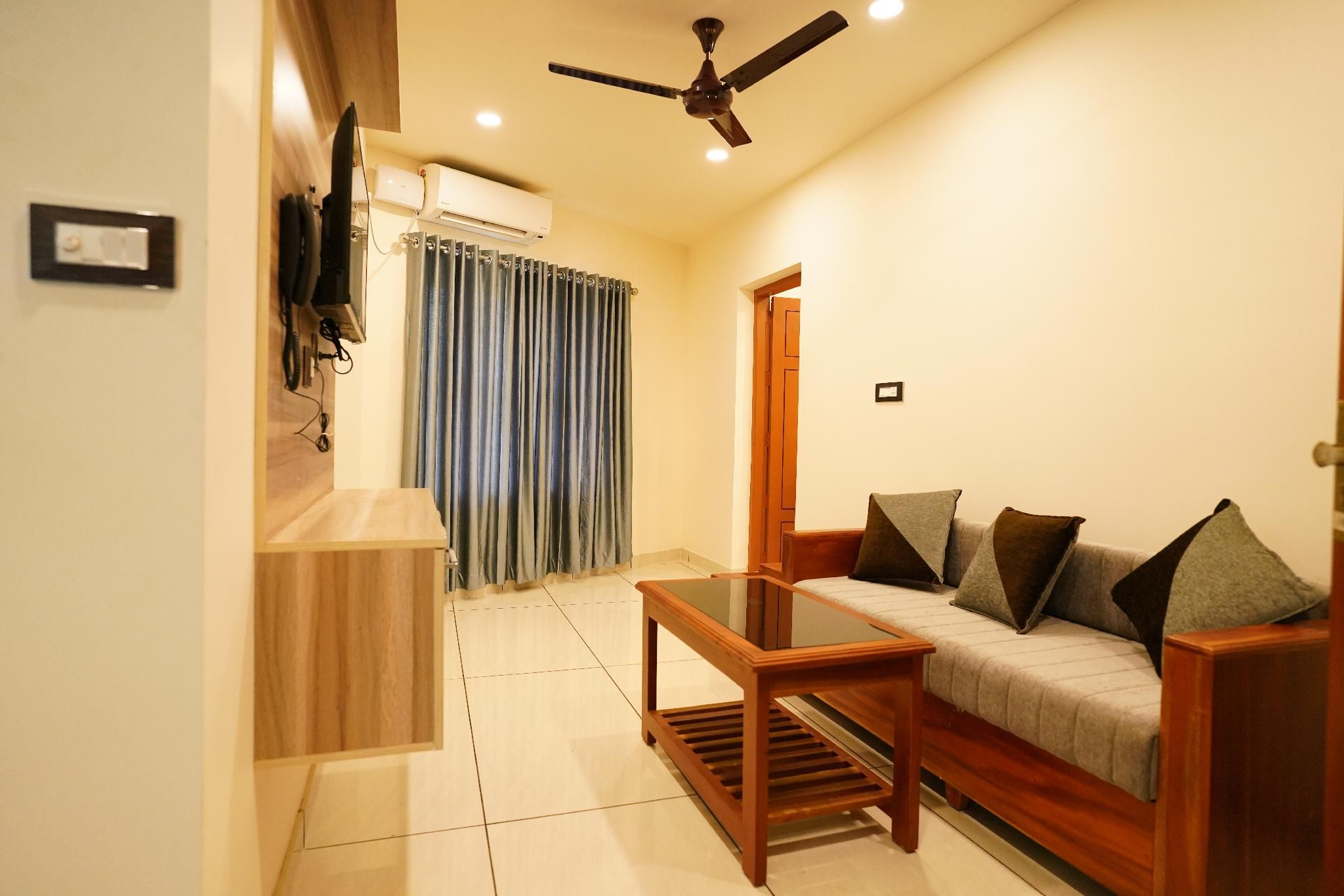 1-Bedroom Executive Apartment with Balcony