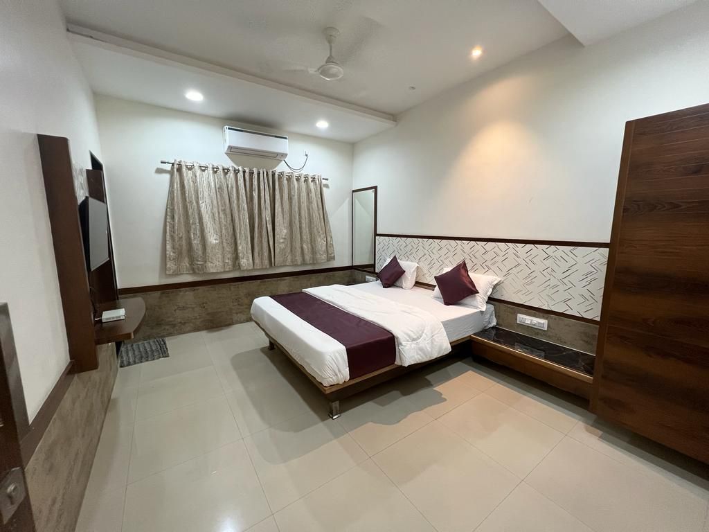 Deluxe Air Conditioning Room