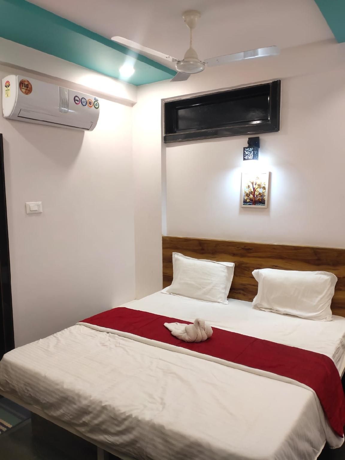 Deluxe AC Room