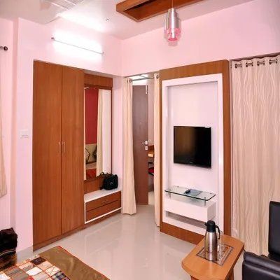 Hotel Laxmi Residency AC Deluxe Room 4