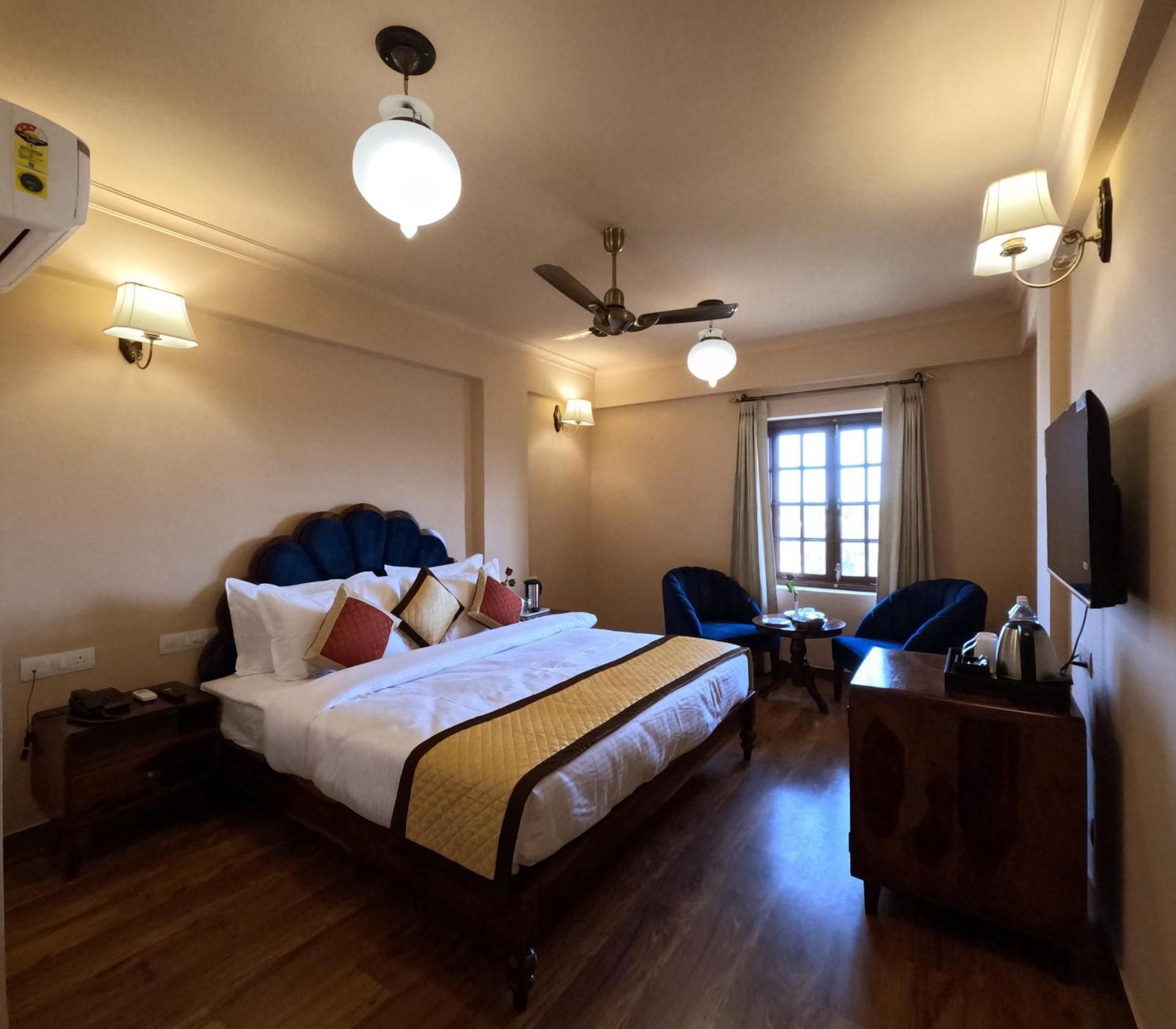  Chandra Raj Mahal Deluxe Room 4