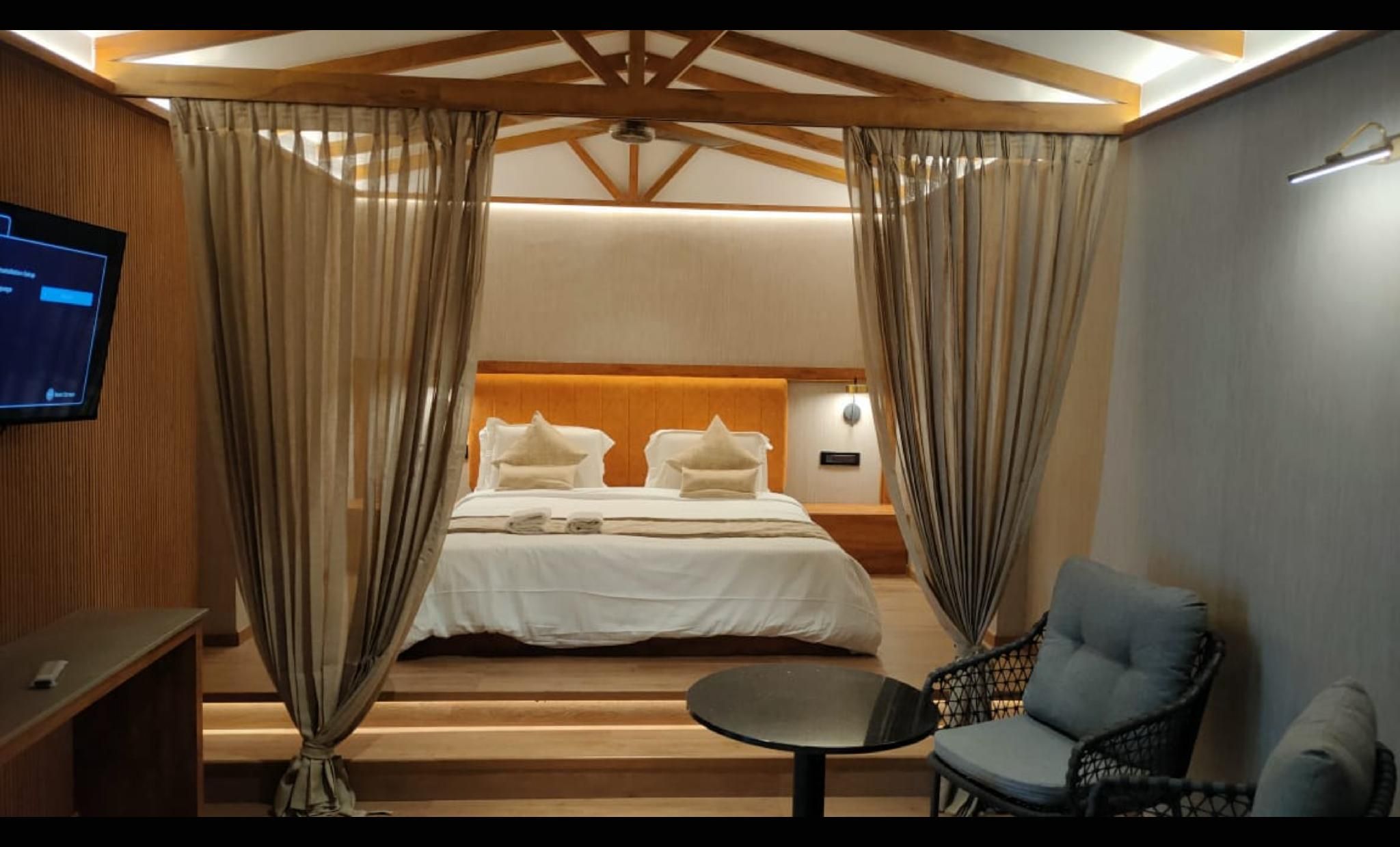 Premium Suite with Bathtub