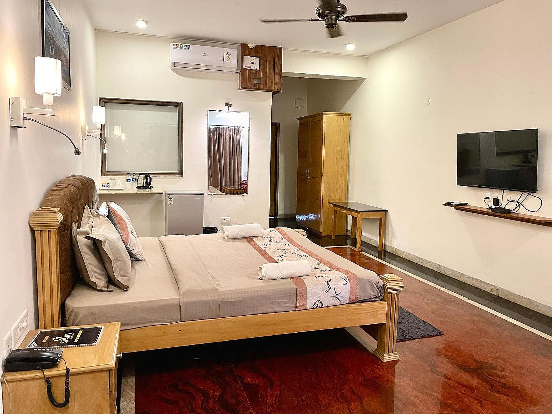 Standard Room with Balcony and Sea View