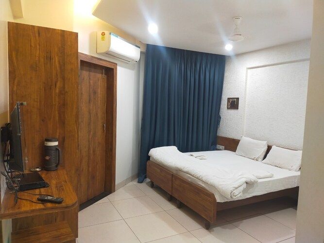 Hotel Kohinoor Plaza Executive AC Room with City View 4