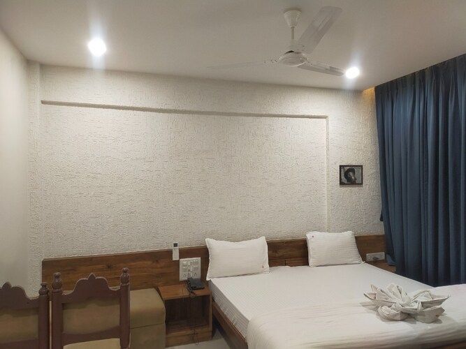 Hotel Kohinoor Plaza Executive AC Room with City View 3
