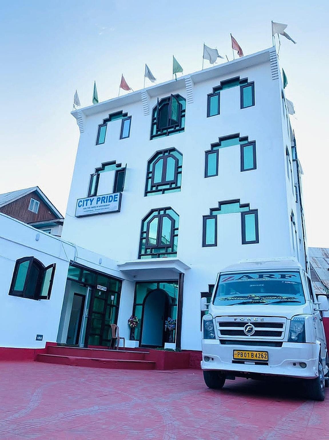 Goroomgo City Pride Srinagar