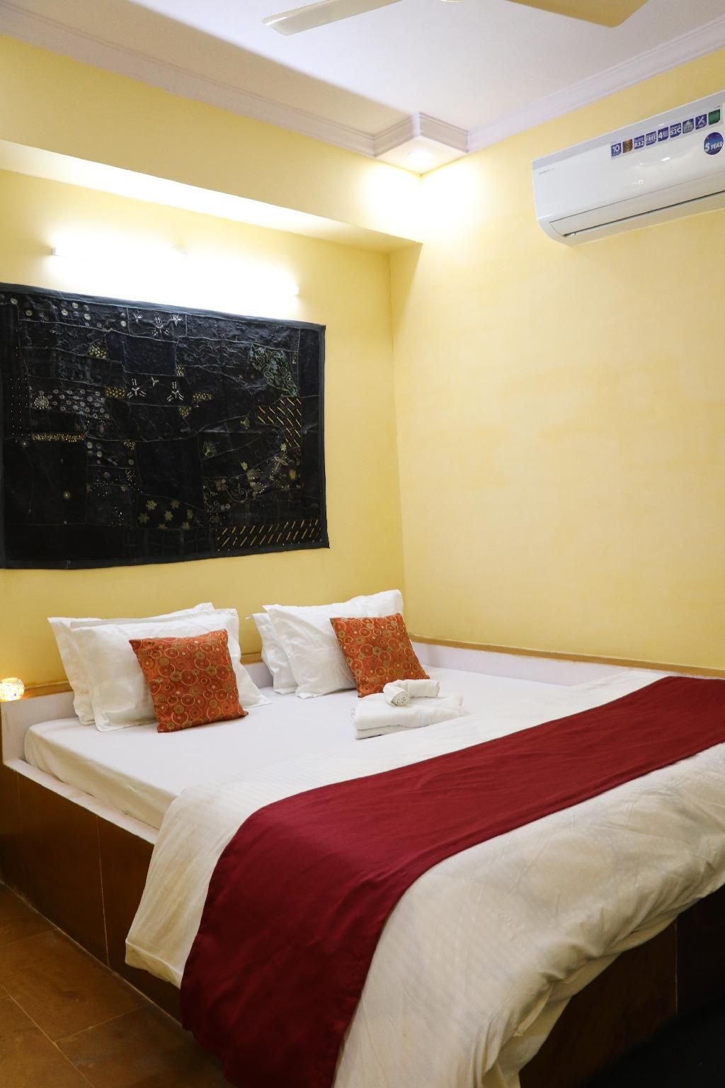 Deluxe Room with King Bed - Non-Smoking