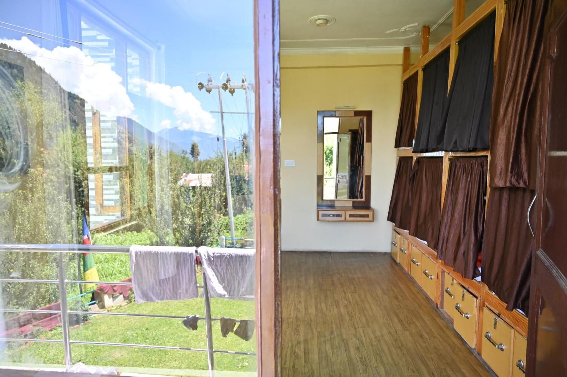 indian backpackers hostel