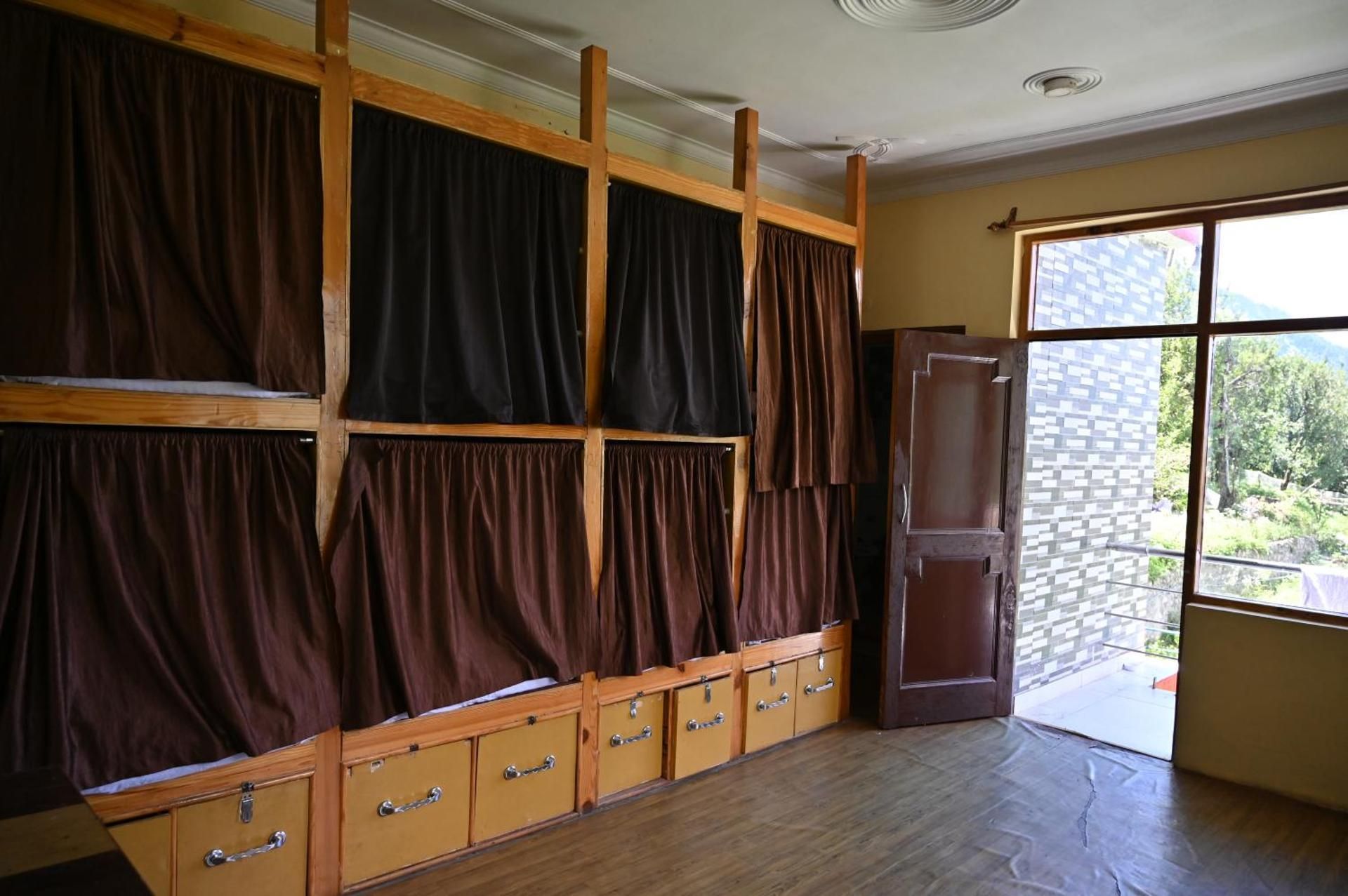 indian backpackers hostel