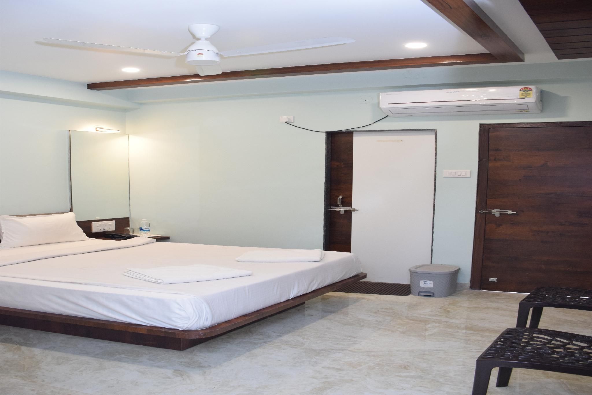 Deluxe AC Room