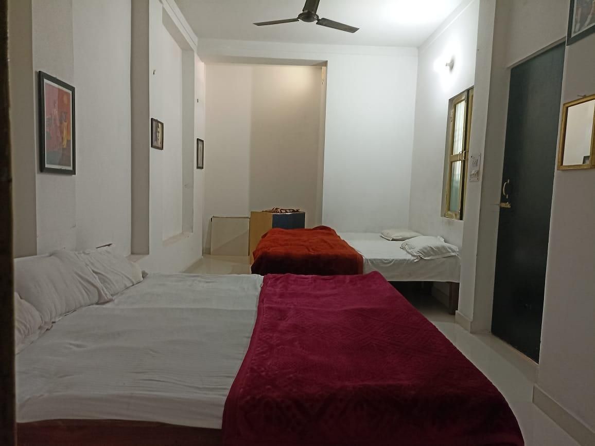 Yog Anna Hostel