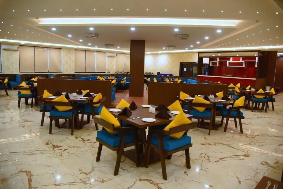 Food & Dining