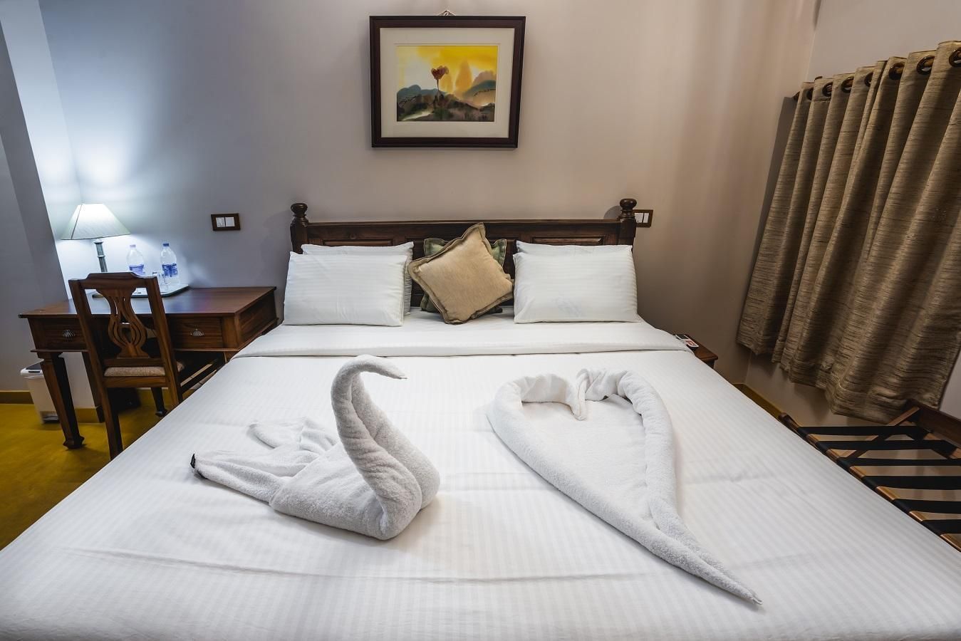 19VillaMira Deluxe Double Room