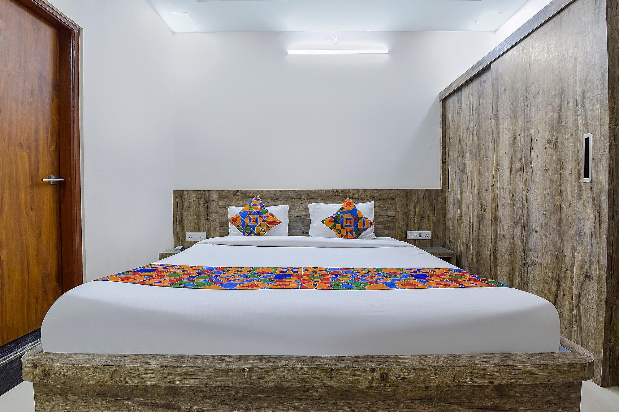 FabHotel My Stay Sirvi Inn