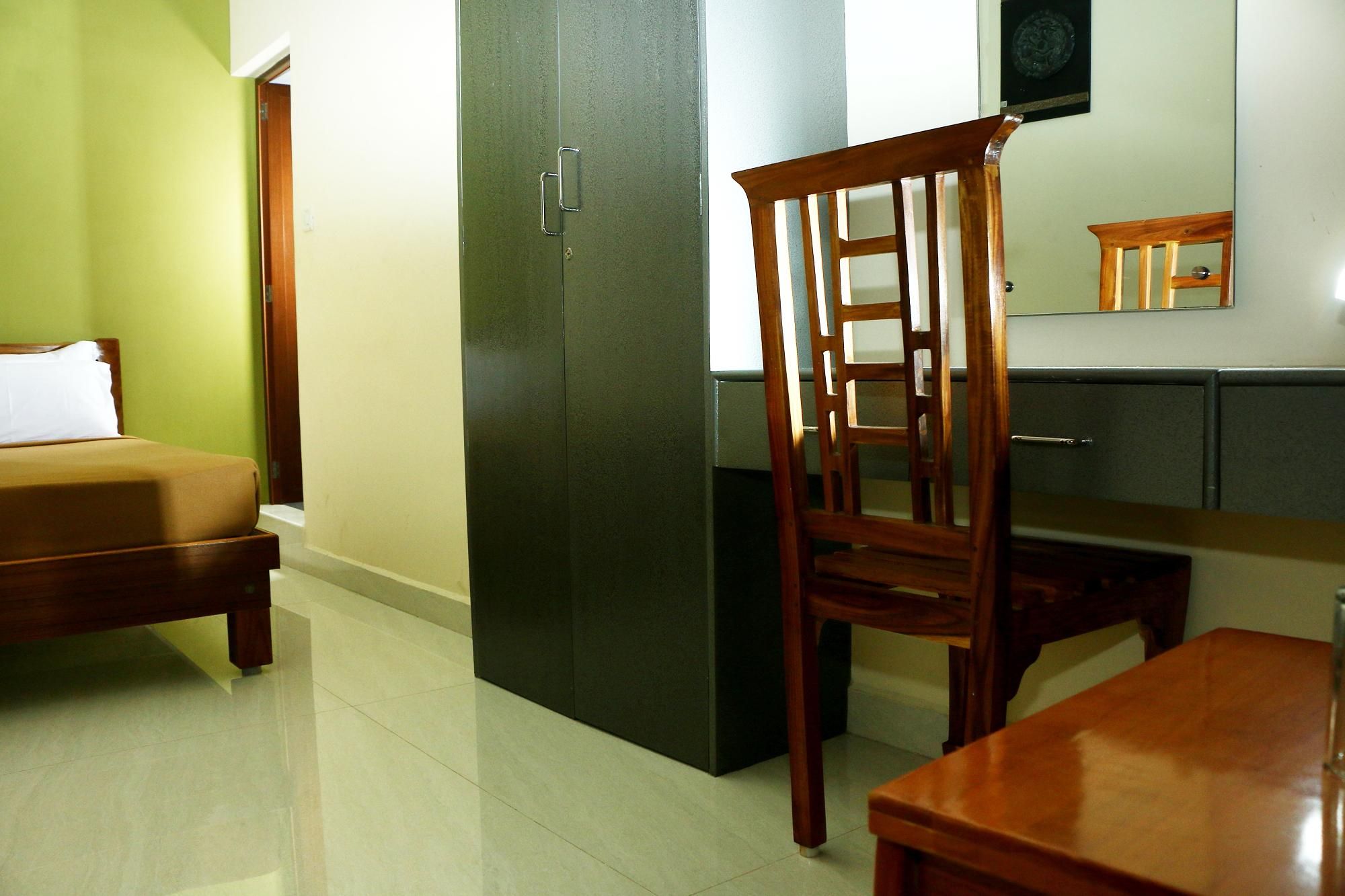 Standard with 1 King Bed