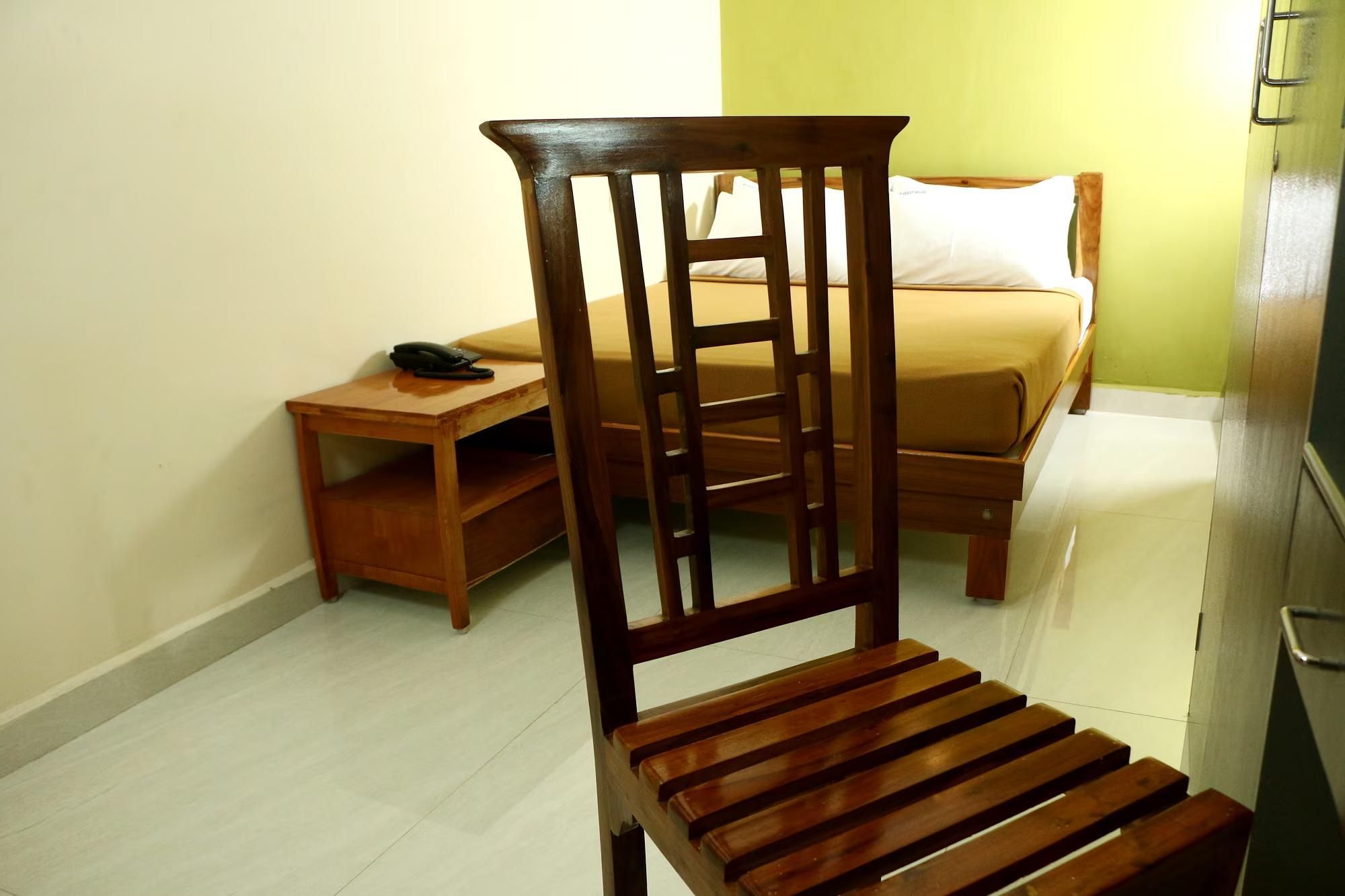 Standard with 1 King Bed